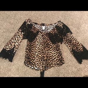 Size small leopard top